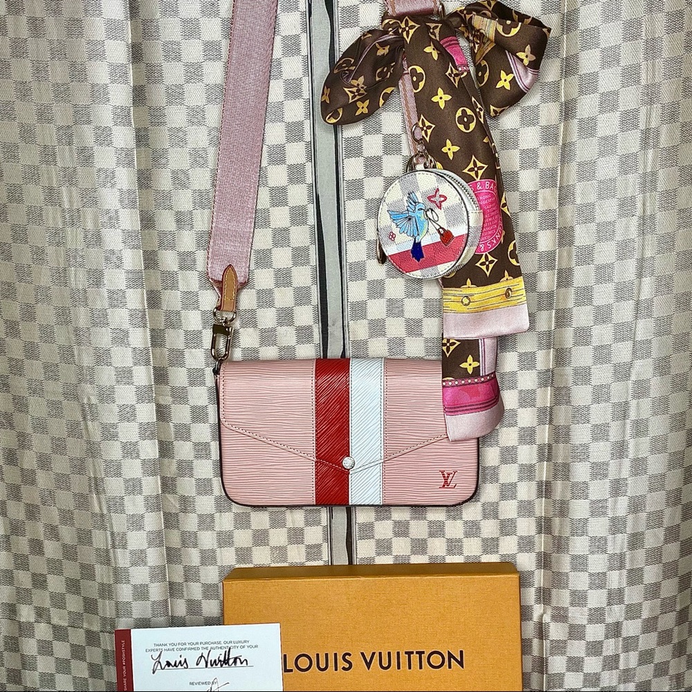 *SOLD* Felicie Pochette Strap and go